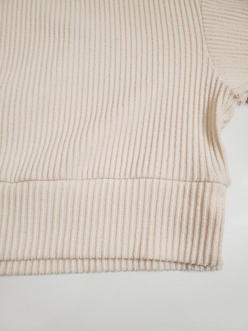 ALO Yoga Muse Cropped Ribbed Hoodie M Ivory Loungewear Relaxed Long Sleeve - Picture 7 of 10